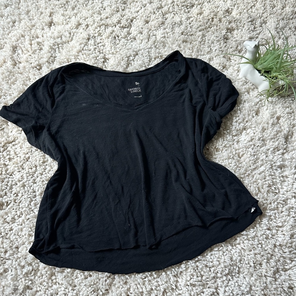 SO favorite v neck t shirt belly top casual simple flowy womens black cr…